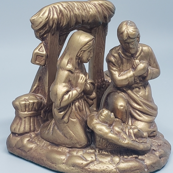 Vintage Nativity Scene - Picture 2 of 10